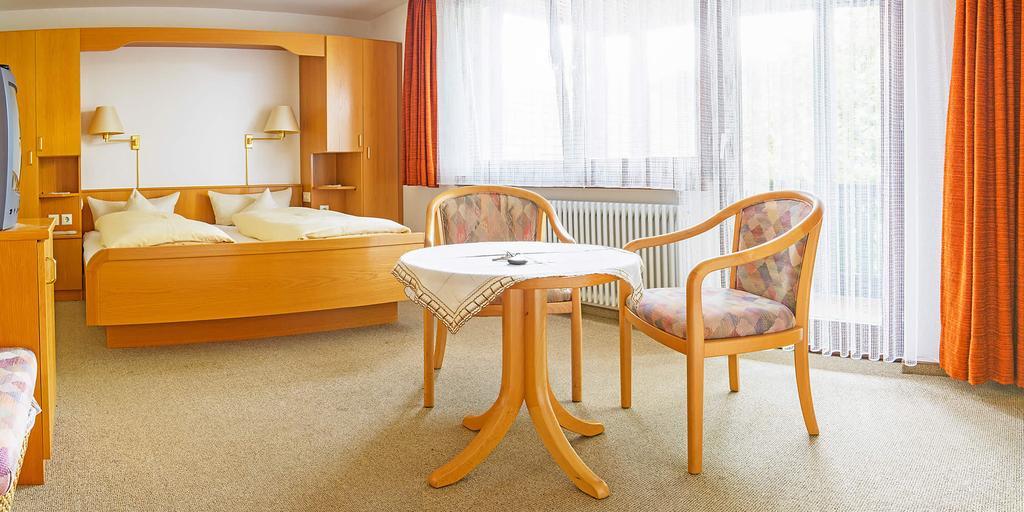 Gasthof Und Pension Zum Kreuz Lautenbach Bilik gambar
