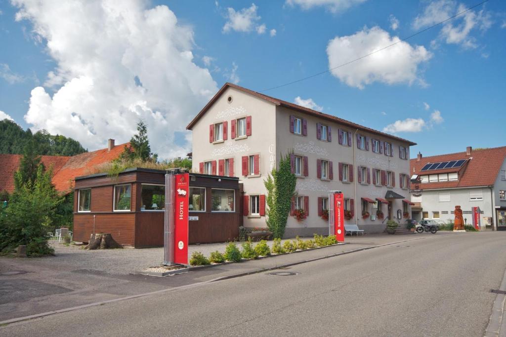 Gasthof Und Pension Zum Kreuz Lautenbach Luaran gambar